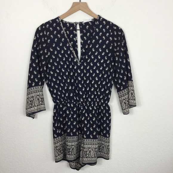 A’GACI‎ Long Sleeve Romper - Picture 2 of 5